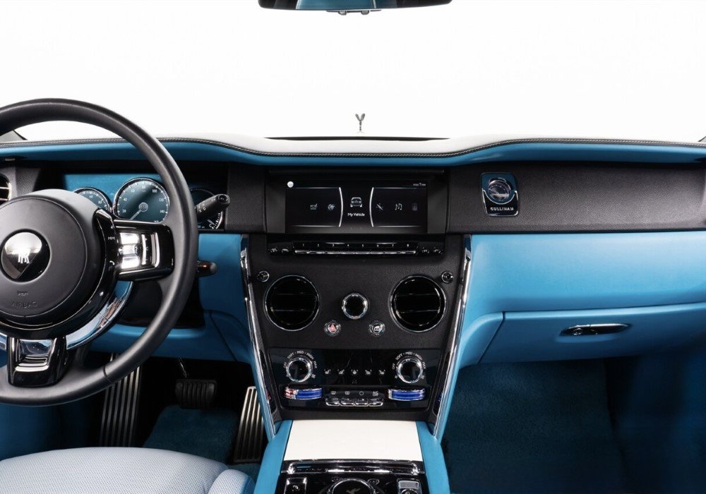 Rolls Royce Cullinan | Pristine Exotics Cars Rentals